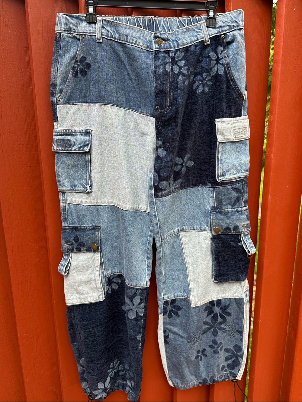 NWOT Oli & Hali Patchwork Floral Cargo Jeans - Blue - XL